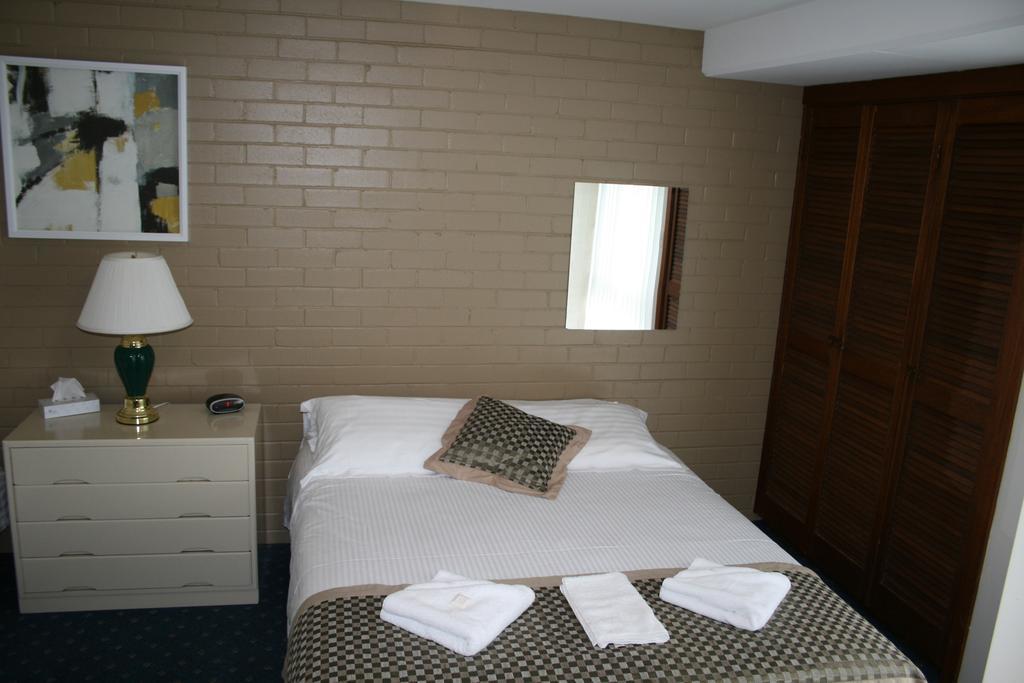 Blayney Leumeah Motel Экстерьер фото